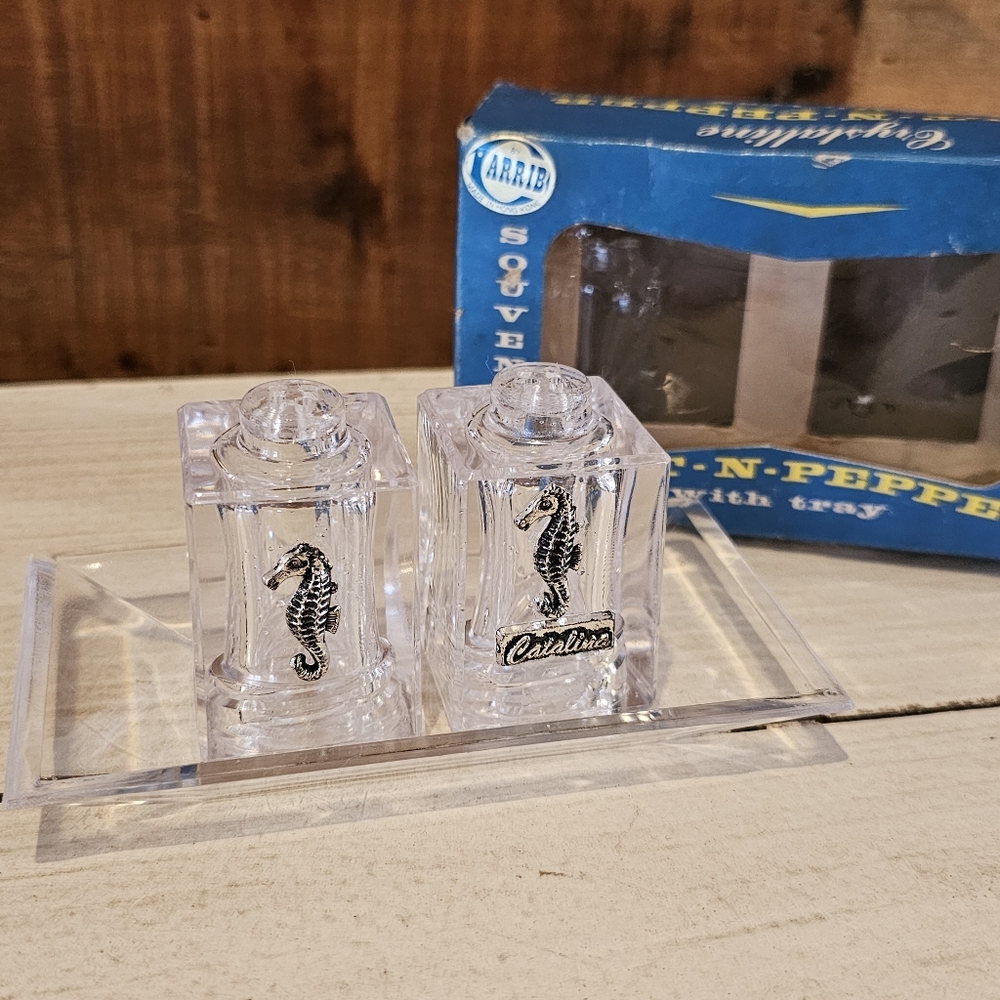 Vintage 70s Catalina Souvenir Sea Horse Clear Crystalline Salt & Pepper Shakers